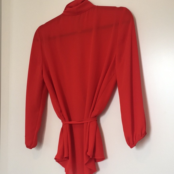 Red blouse with adjustable tie for cinched waist - Picture 4 of 4
